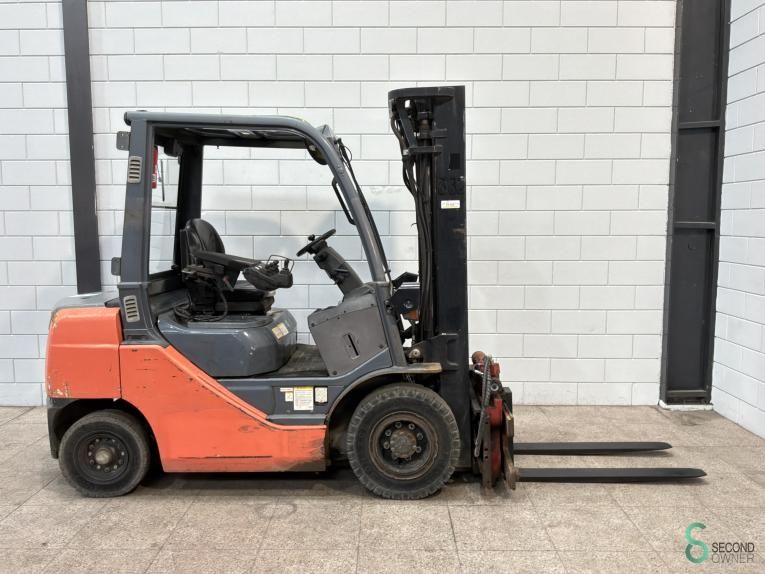 Gabelstapler Diesel Toyota 02-8 FDF 25 2008 Triplex