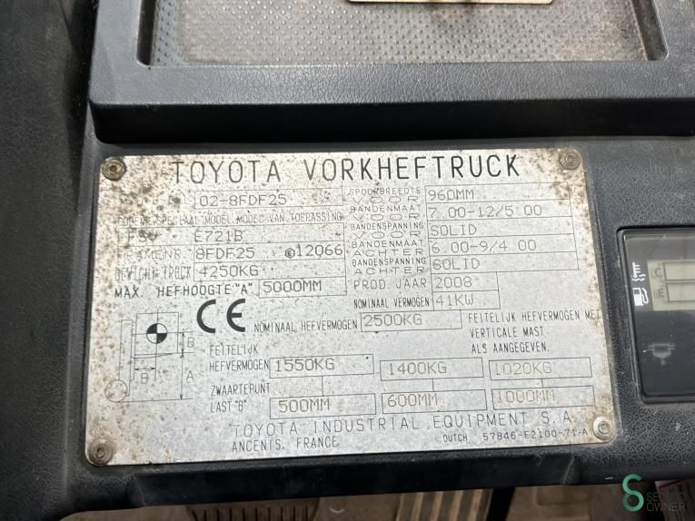Gabelstapler Diesel Toyota 02-8 FDF 25 2008 Triplex