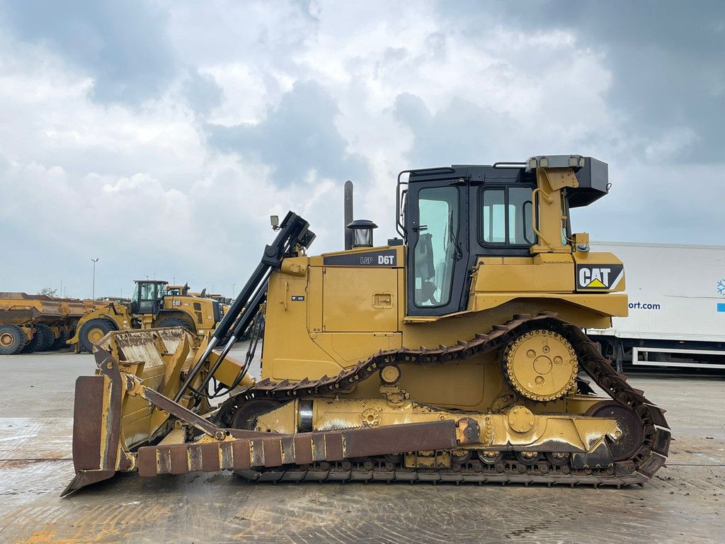 Caterpillar D6T LGP