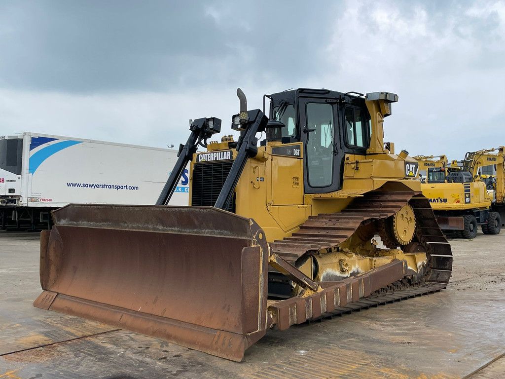 Caterpillar D6T LGP