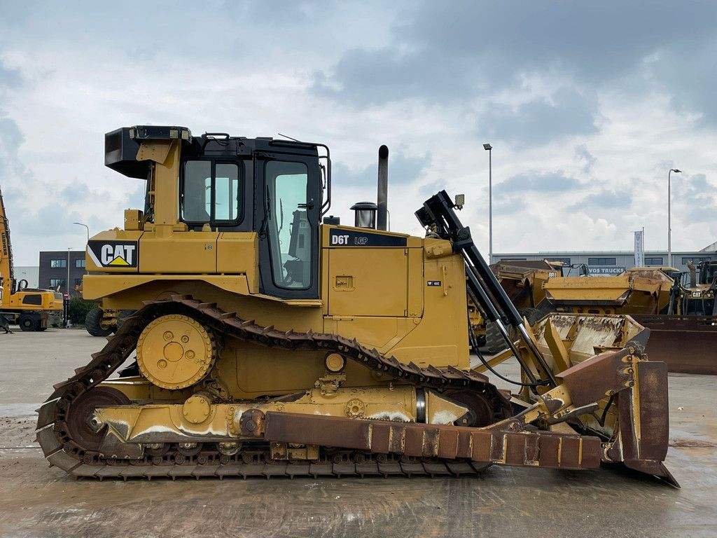 Caterpillar D6T LGP