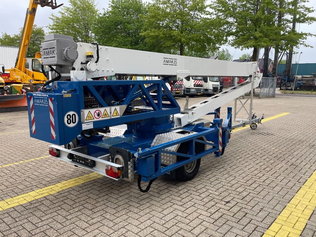 Amak 25