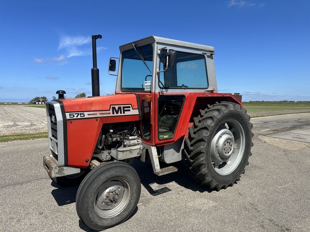Massey-Ferguson 575