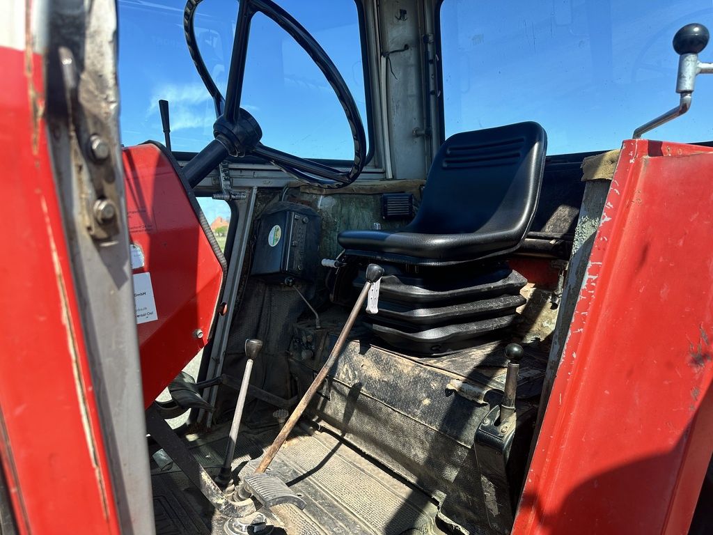 Massey-Ferguson 575