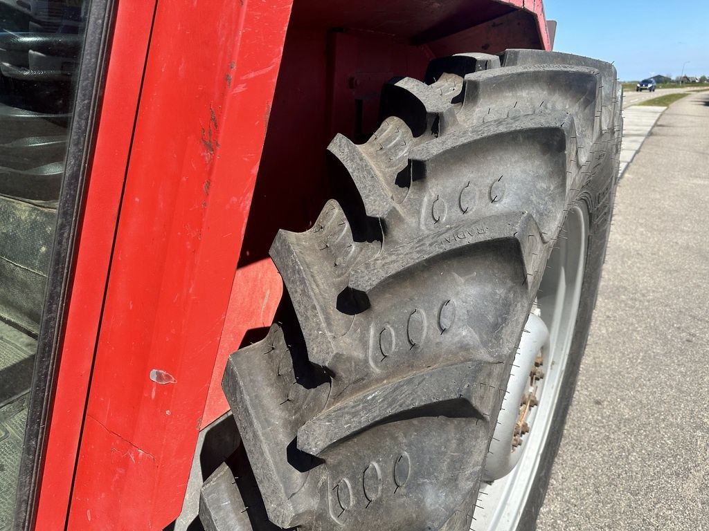 Massey-Ferguson 575