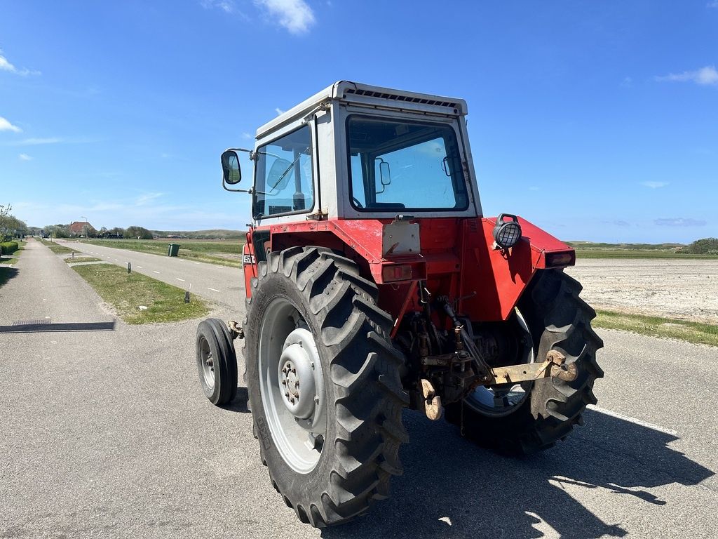 Massey-Ferguson 575