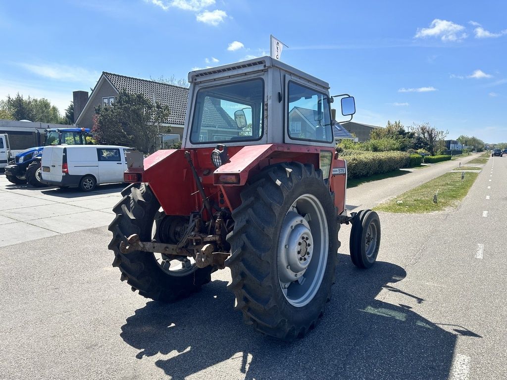 Massey-Ferguson 575
