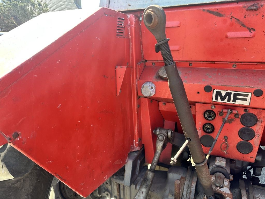 Massey-Ferguson 575