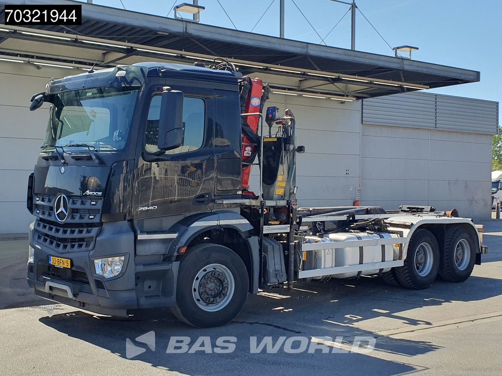 Mercedes Arocs Arocs 2840 6X4 HMF 1444-Z2 Crane VDL S-21-5500 containersystem Big-Axle Euro 6