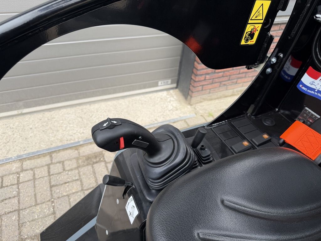 Giant G2300 X-TRA HD ''grey edition'' minishovel / kniklader NIEUW