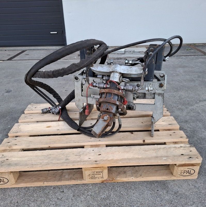 De Schans / Knikmops hydraulische bandenklem jib en rotator