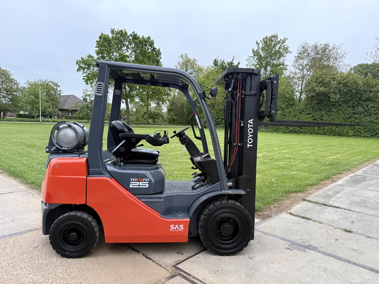 Toyota 2500KG LPG triplex 4.7M Sideshift 4e ventiel BJ2019