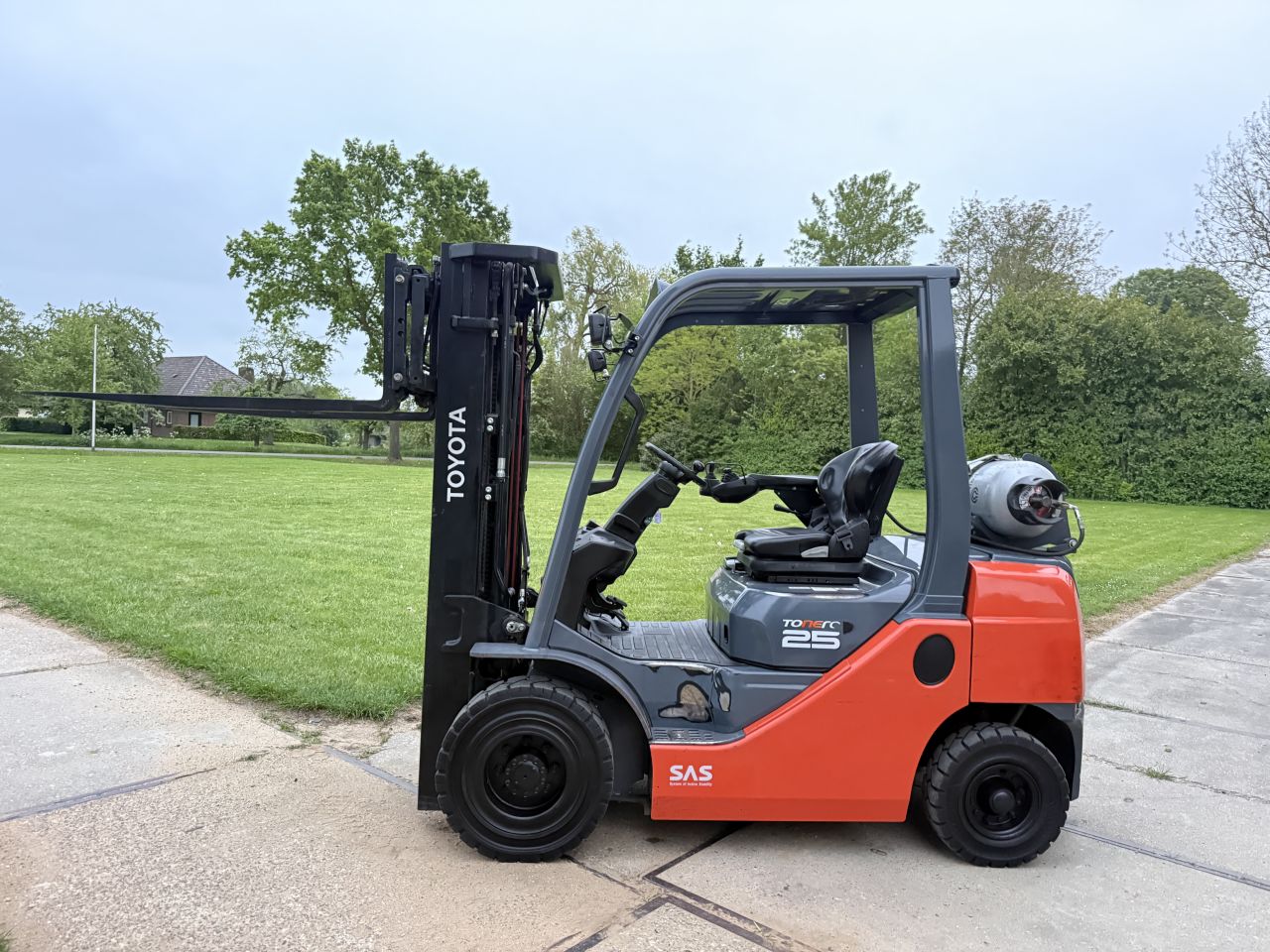 Toyota 2500KG LPG triplex 4.7M Sideshift 4e ventiel BJ2019