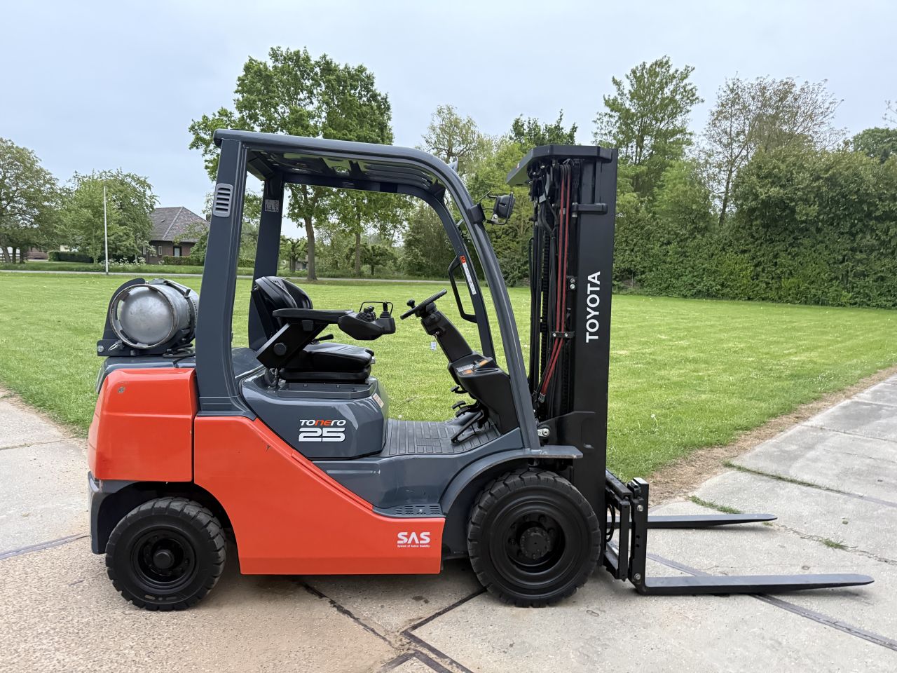 Toyota 2500KG LPG triplex 4.7M Sideshift 4e ventiel BJ2019