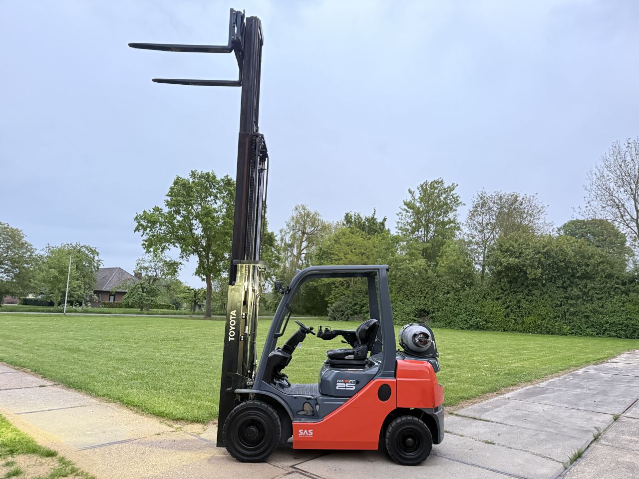 Toyota 2500KG LPG triplex 4.7M Sideshift 4e ventiel BJ2019