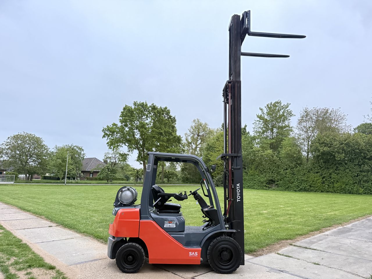Toyota 2500KG LPG triplex 4.7M Sideshift 4e ventiel BJ2019