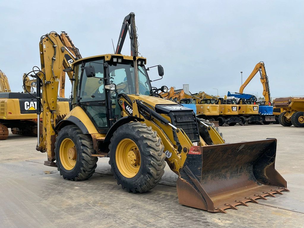 Caterpillar 444F