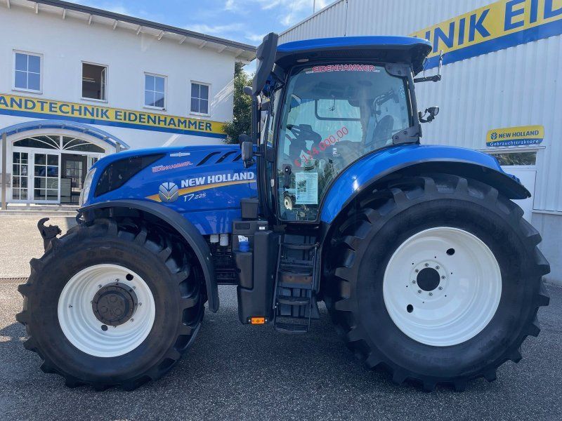 New Holland T7.225 Auto Command SideWinder II (Stage V)
