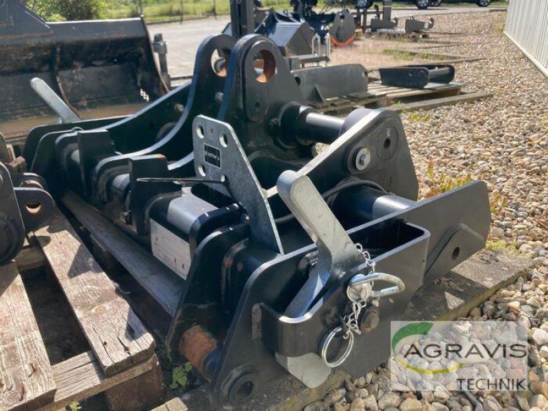 JCB Q-FIT NAHME