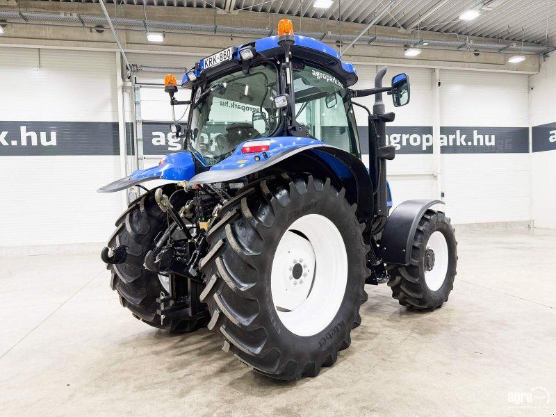 New Holland T6040 Elite 17/16 Electro Command transmission, suspended front