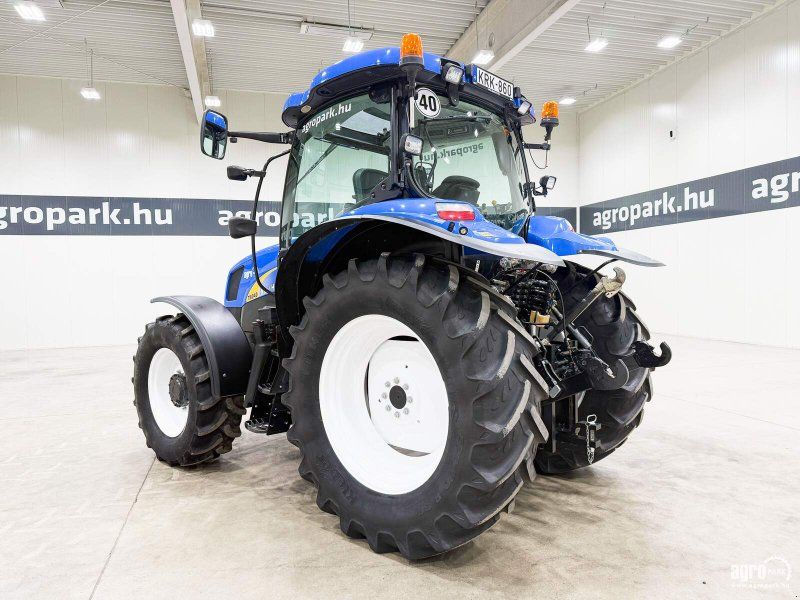 New Holland T6040 Elite 17/16 Electro Command transmission, suspended front