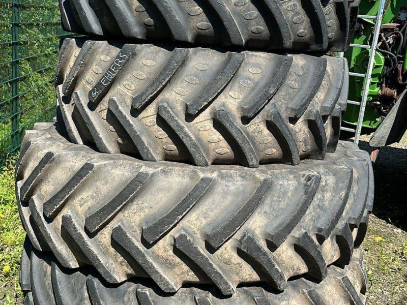 BKT 1 Radsatz 520/70 R34 + 520/85 R46