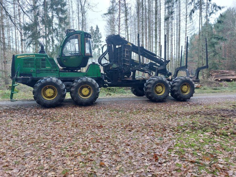 John Deere 1910G