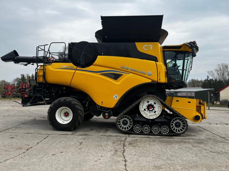 New Holland CR 8.90