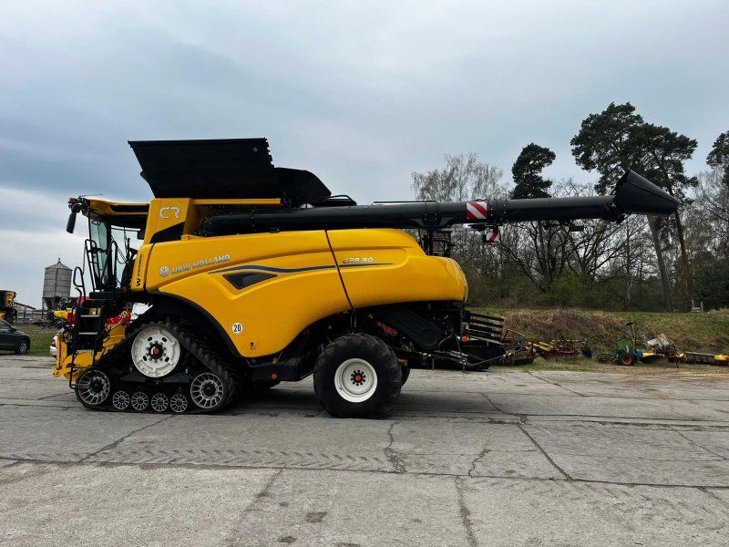 New Holland CR 8.90