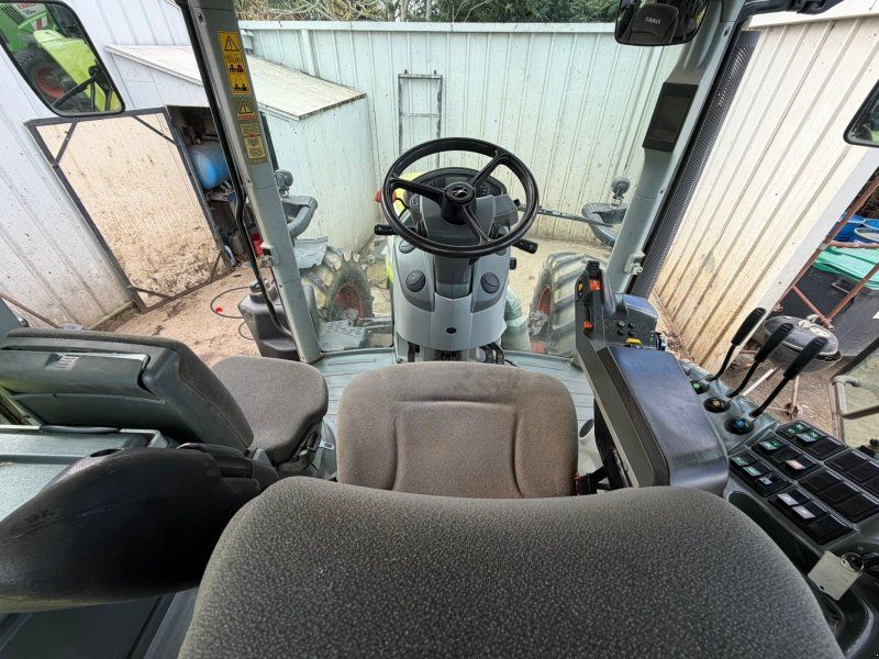 Claas ARION 530 T4I CIS