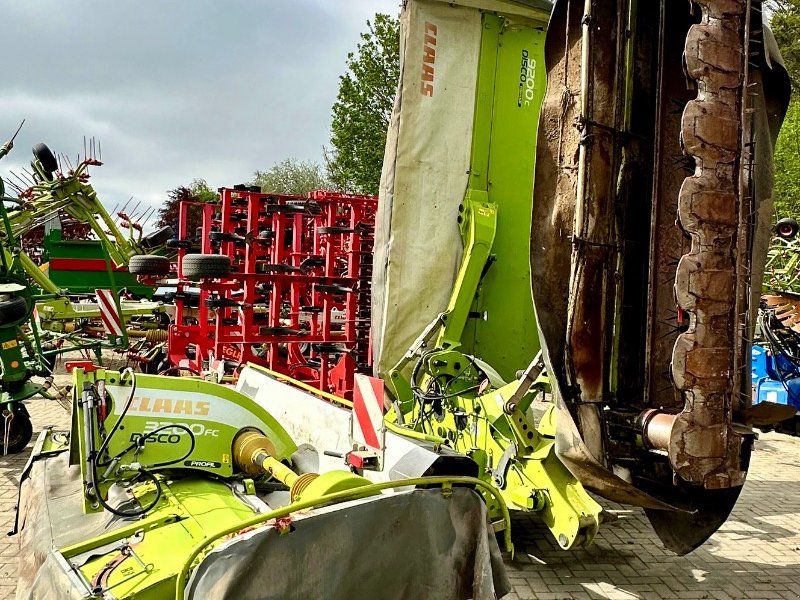Claas Disco 9200C Contour + Disco 3200 FC Profil reparaturbedürftig
