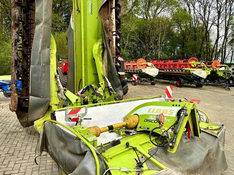 Claas Disco 9200C Contour + Disco 3200 FC Profil reparaturbedürftig