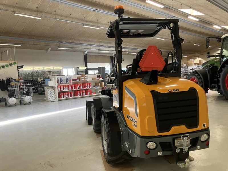 Giant G2700 HD