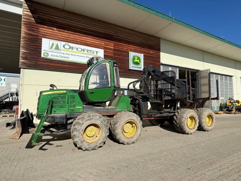 John Deere 1210 E