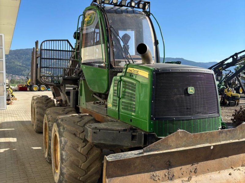 John Deere 1210 E