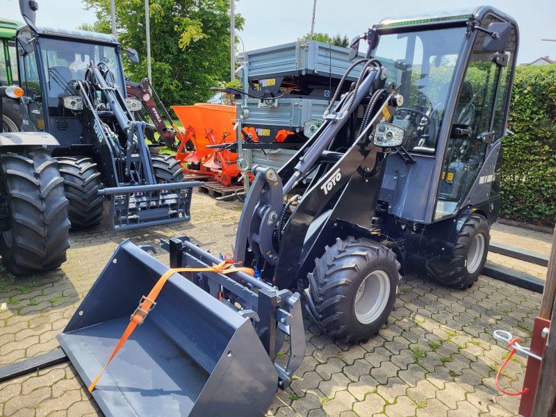 Toyo 826-III Kabine Euro-Aufnahme Sommeraktion + Schaufel + Pale