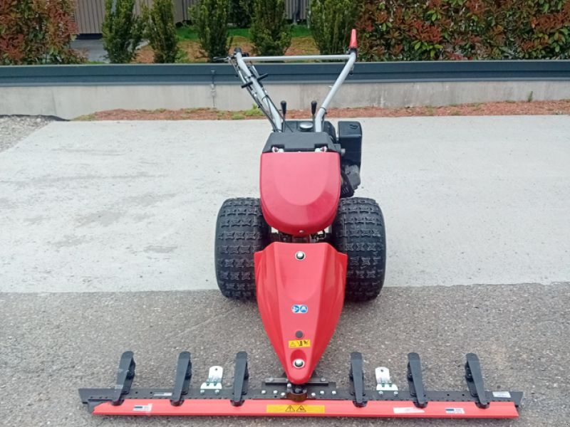 Bertolini B102 mit neuem Mähantrieb, neuem Messerbalken, neuen Rädern und