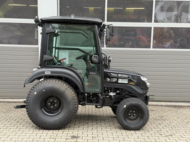 Solis 26 HST Kabine Panther (Black)