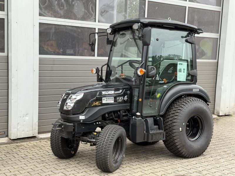 Solis 26 HST Kabine Panther (Black)