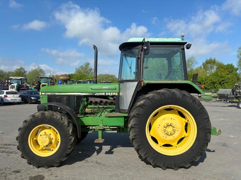 John Deere 3050