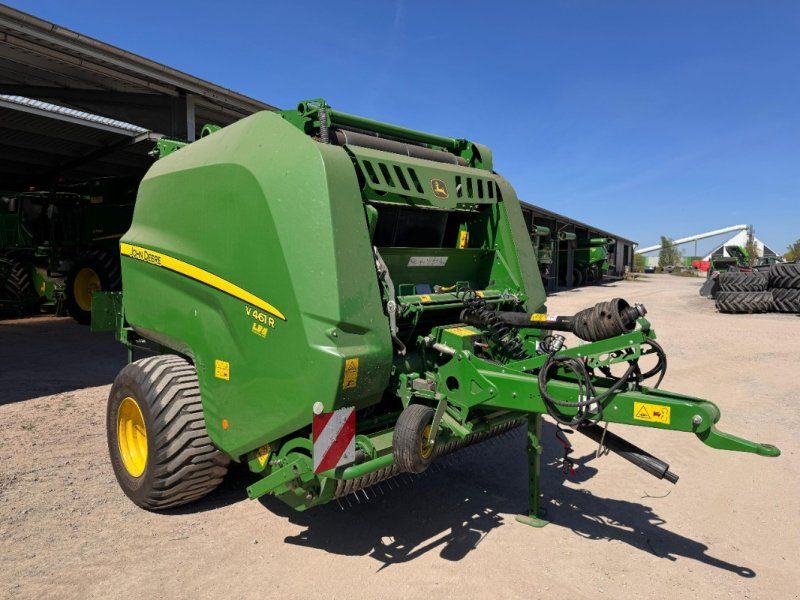 John Deere V461R