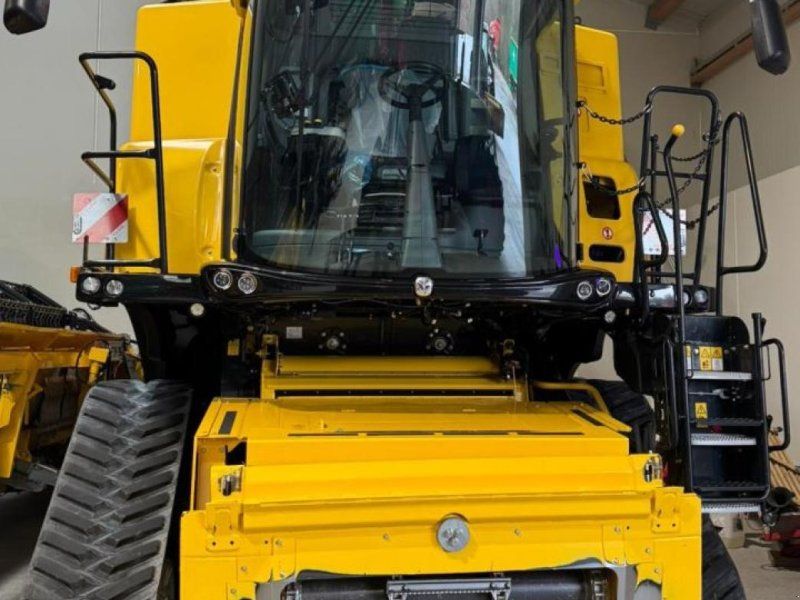 New Holland CR10.90