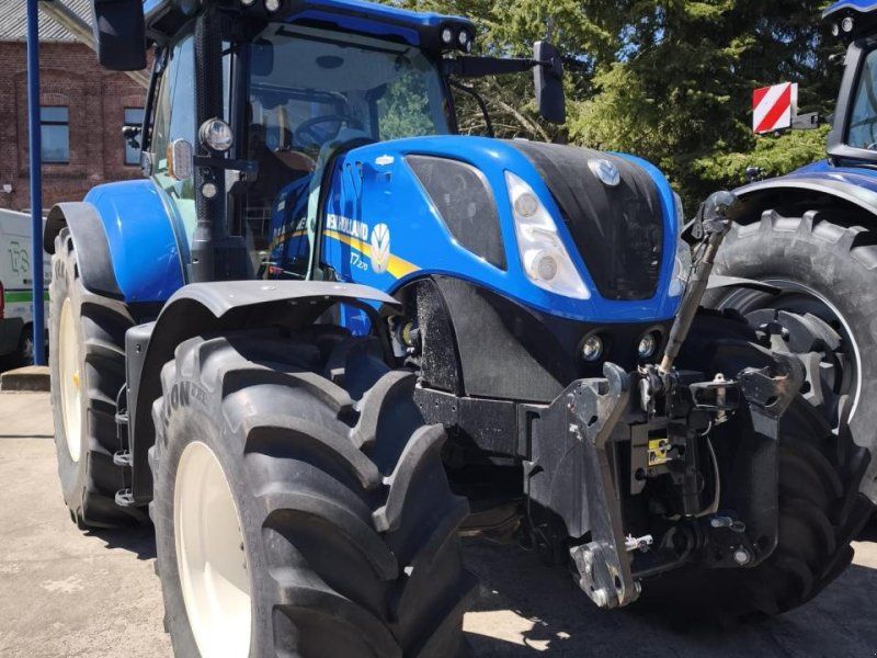 New Holland T 7. 270 AC