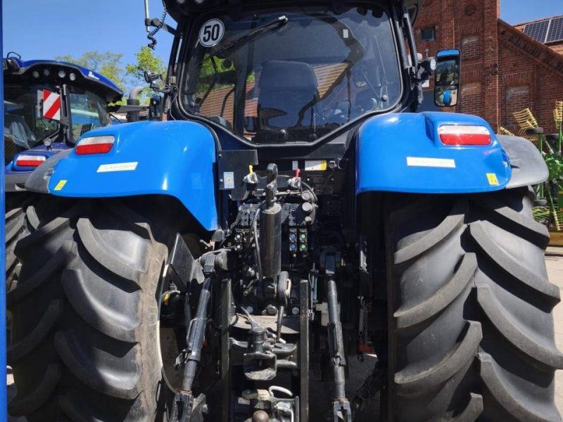 New Holland T 7. 270 AC