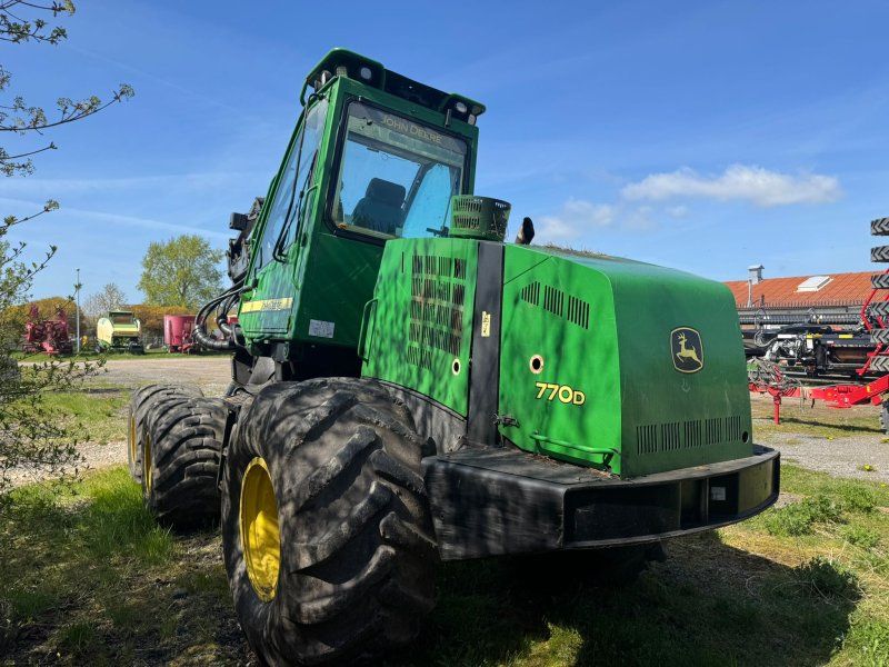 John Deere 770D