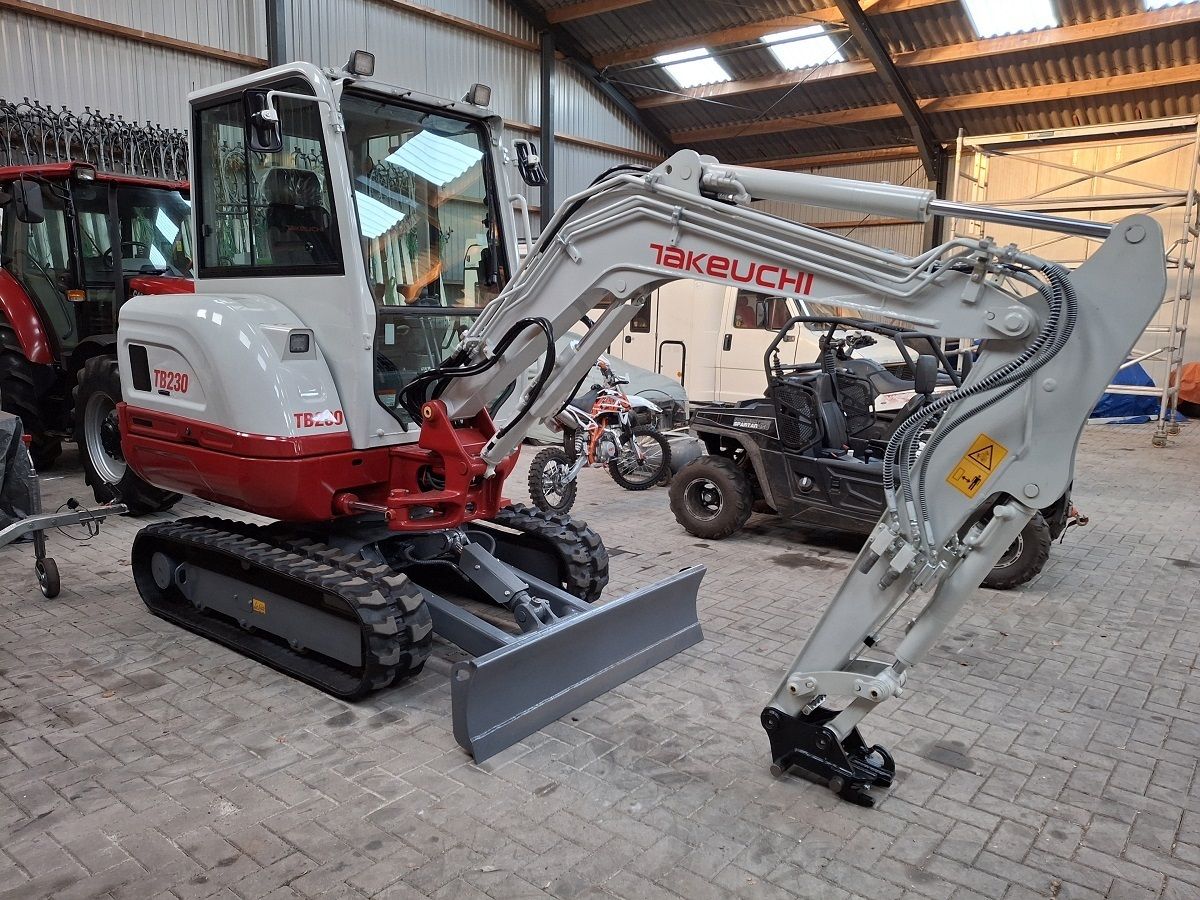 Takeuchi TB230, minigraver, minikraan, Demo!