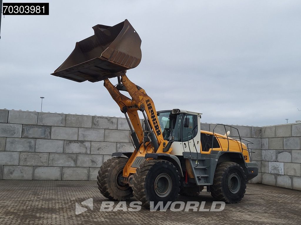 Liebherr L576