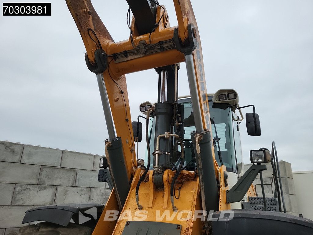 Liebherr L576