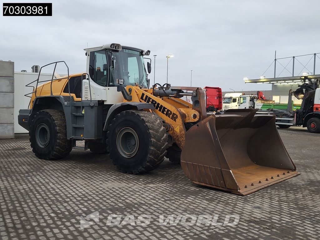 Liebherr L576