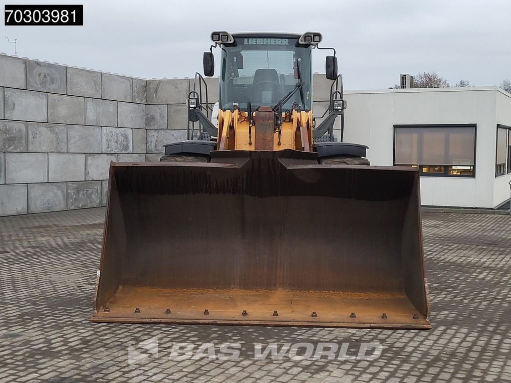 Liebherr L576